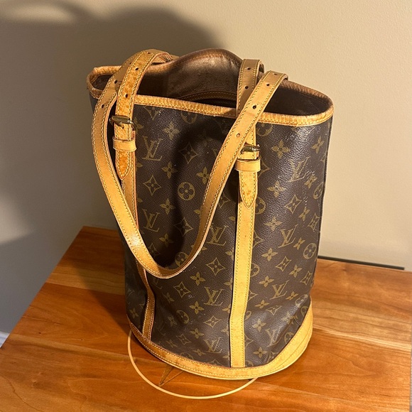 Louis Vuitton Handbags - Vintage Louis Vuitton Tote Bag Bucket GM.